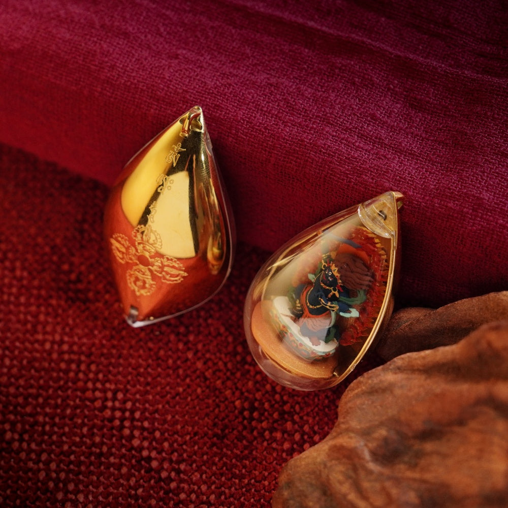 The Unshakable Throne | Immovable Focus & Guardian Resilience Petal-Amulet (Acala)