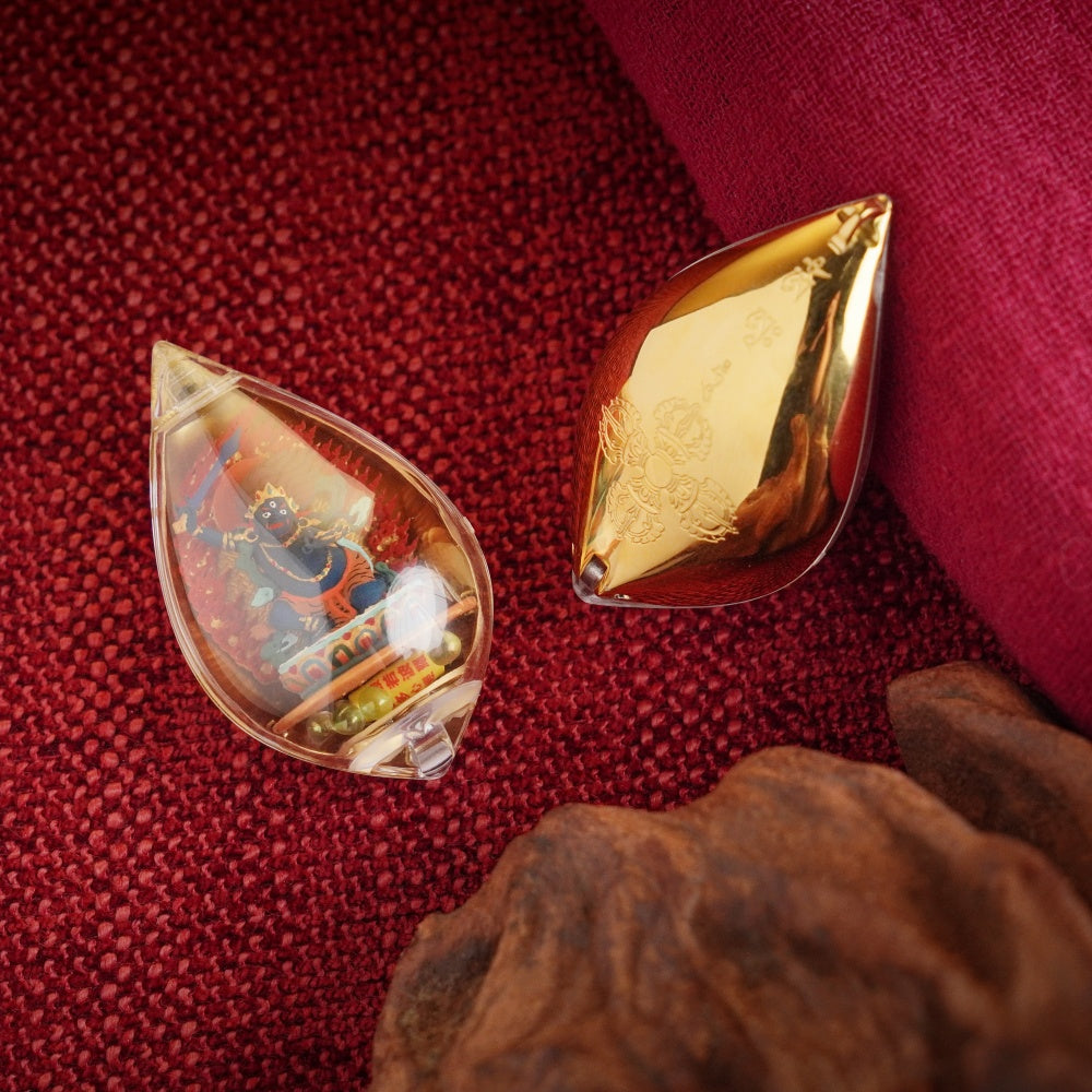 The Unshakable Throne | Immovable Focus & Guardian Resilience Petal-Amulet (Acala)
