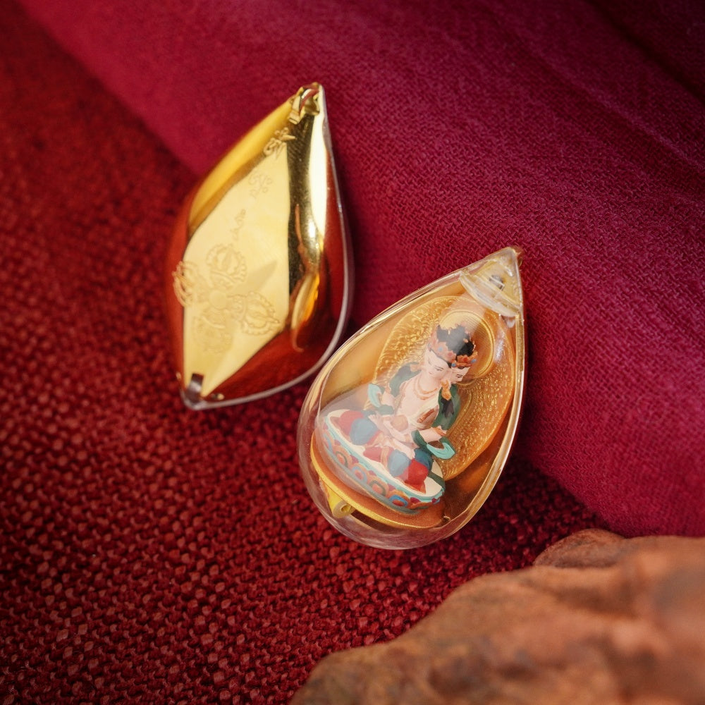 The Golden Sun-Throne | Ultimate Clarity & Sovereign Leadership Petal-Amulet (Vairocana)